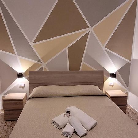 B&B "Gabriel&Melissa" Airport View - Nuova - Ristrutturato Gennaio 2022 泰塞拉 外观 照片