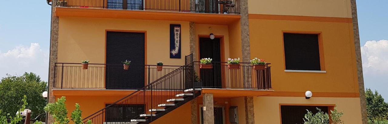 B&B "Gabriel&Melissa" Airport View - Nuova - Ristrutturato Gennaio 2022 泰塞拉 外观 照片