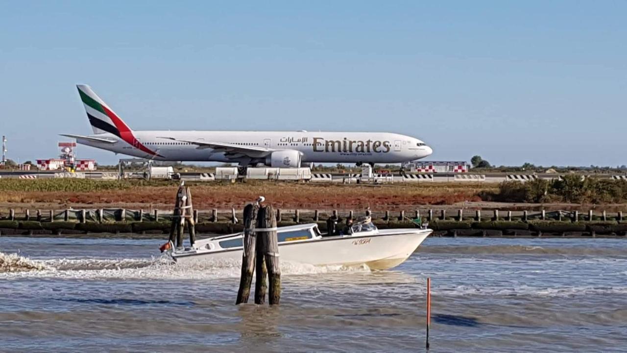 B&B "Gabriel&Melissa" Airport View - Nuova - Ristrutturato Gennaio 2022 泰塞拉 外观 照片