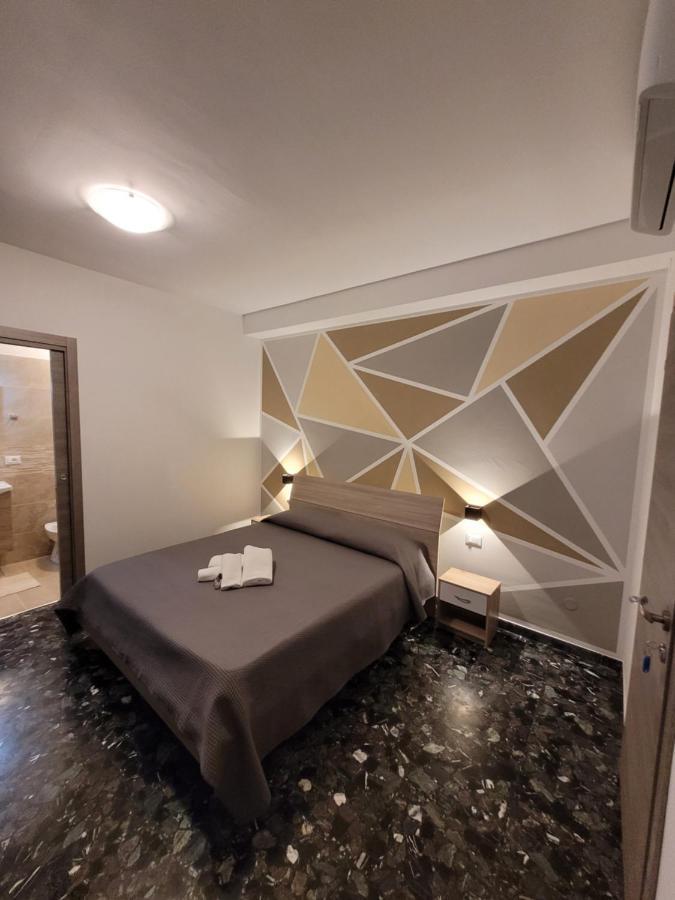 B&B "Gabriel&Melissa" Airport View - Nuova - Ristrutturato Gennaio 2022 泰塞拉 外观 照片