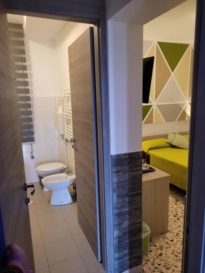 B&B "Gabriel&Melissa" Airport View - Nuova - Ristrutturato Gennaio 2022 泰塞拉 外观 照片