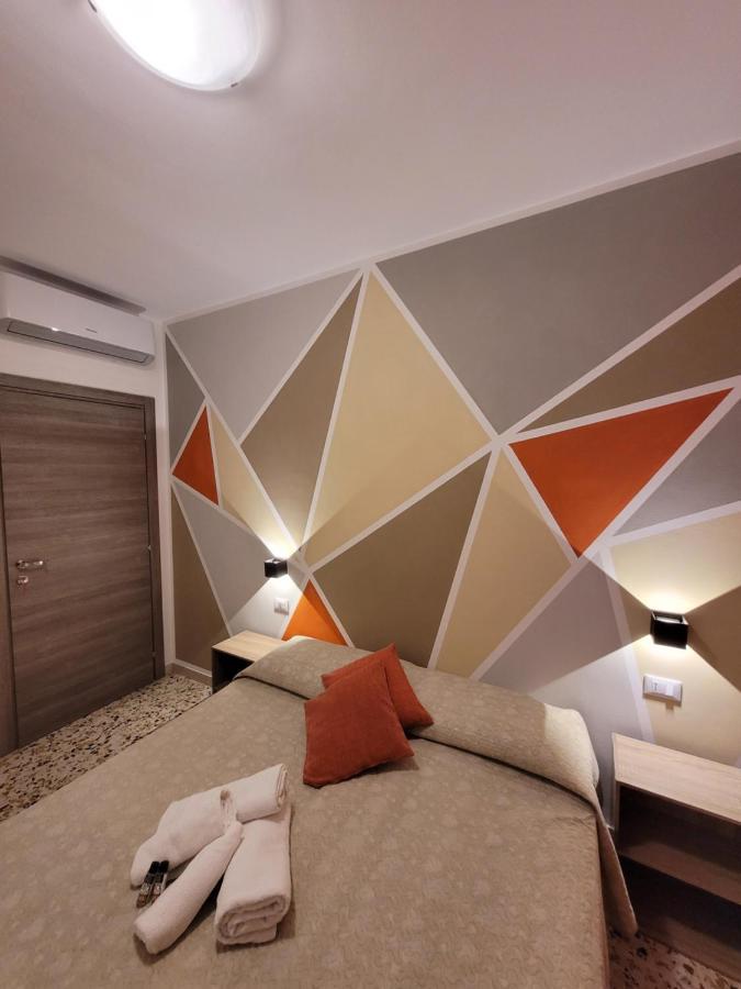 B&B "Gabriel&Melissa" Airport View - Nuova - Ristrutturato Gennaio 2022 泰塞拉 外观 照片