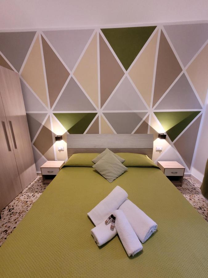 B&B "Gabriel&Melissa" Airport View - Nuova - Ristrutturato Gennaio 2022 泰塞拉 外观 照片